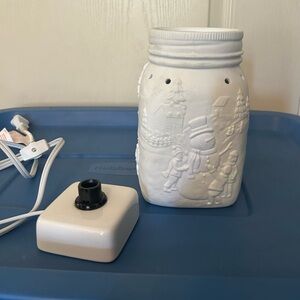 🎉Host Pick🎉 Scentsy Let It Snow White Ceramic Snowman Warmer
